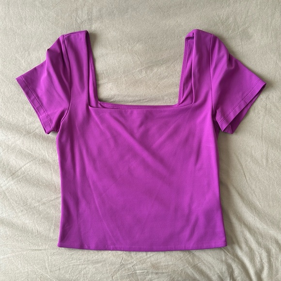 Babaton Contour New Squareneck T-Shirt - Picture 1 of 3
